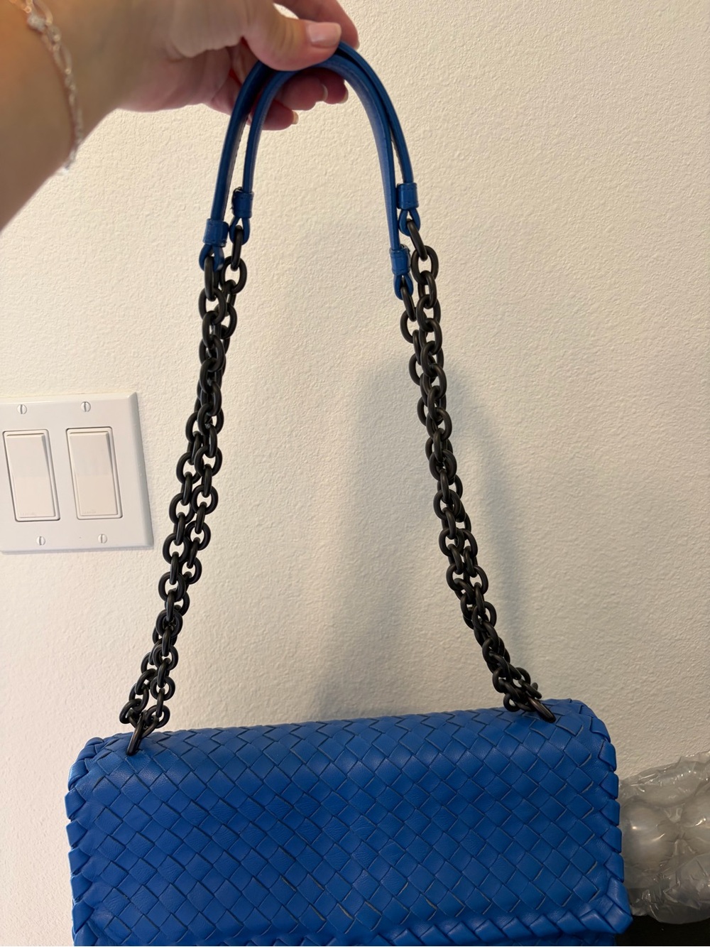 Bottega Veneta Blue Intrecciato Leather Large Olimpia Bag - Picture 6 of 16
